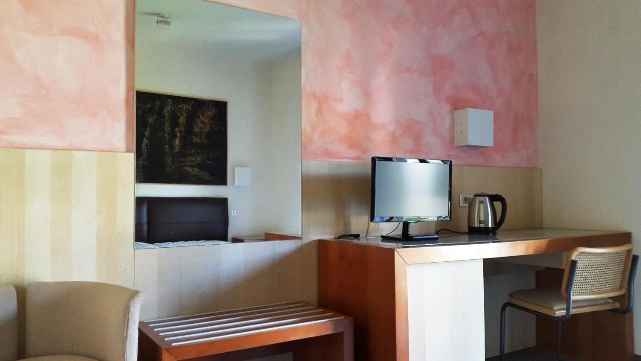 Arte Hotel بيرودجا المظهر الخارجي الصورة